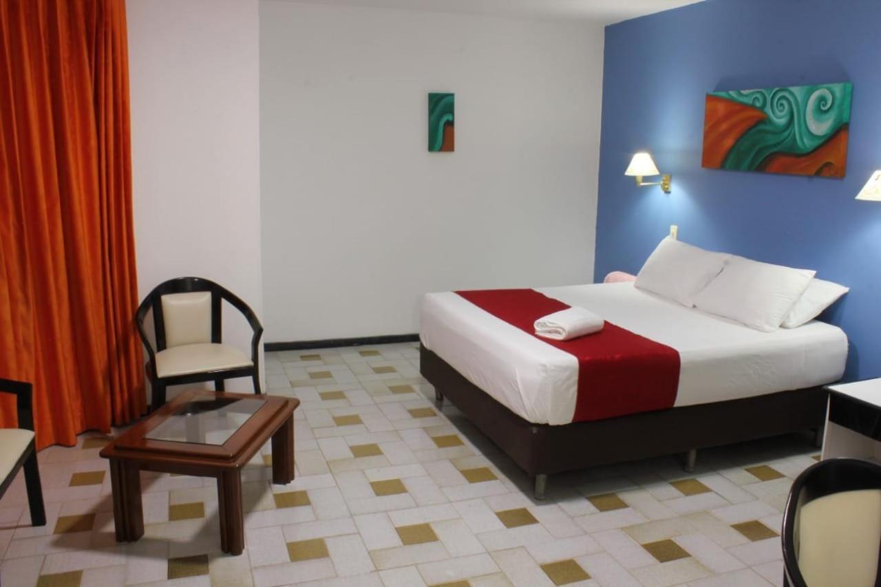 Hotel Mariscal Robledo Cartago Exterior foto